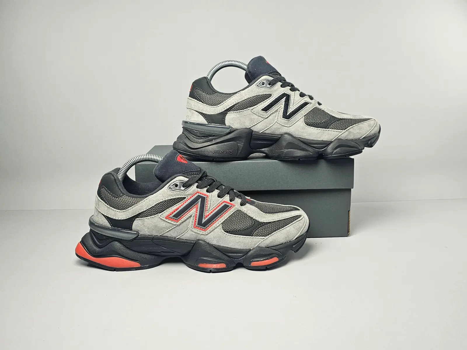 New Balance 9060