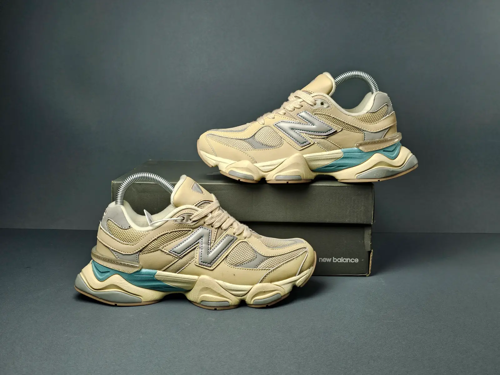 New Balance 9060