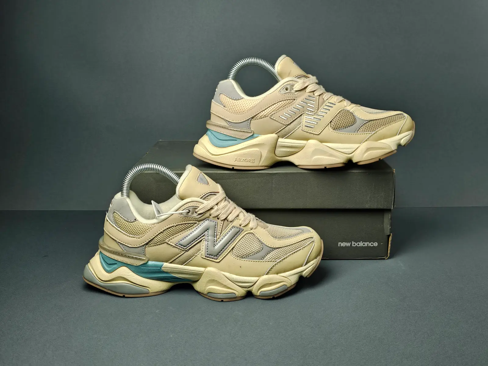New Balance 9060