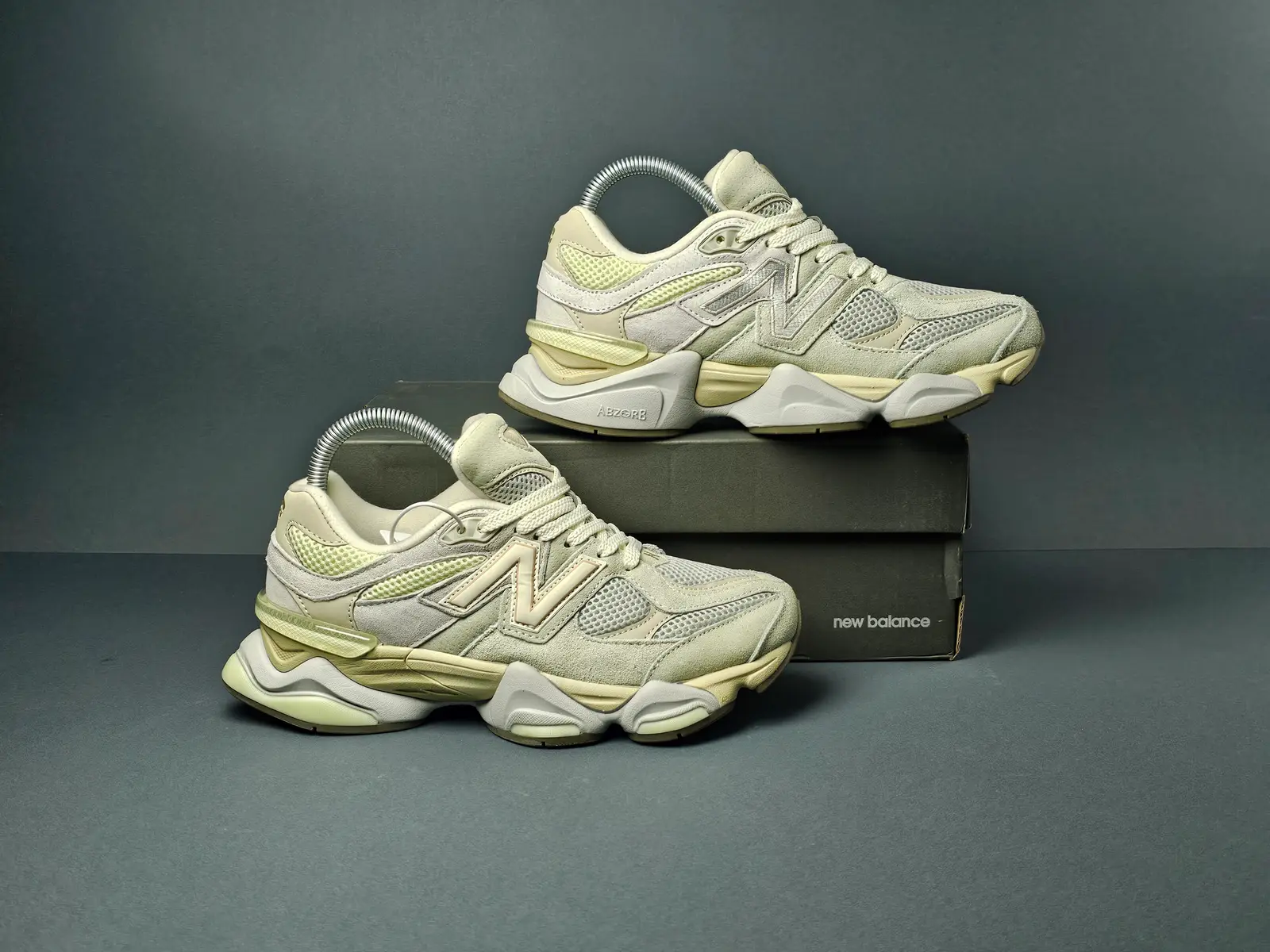 New Balance 9060