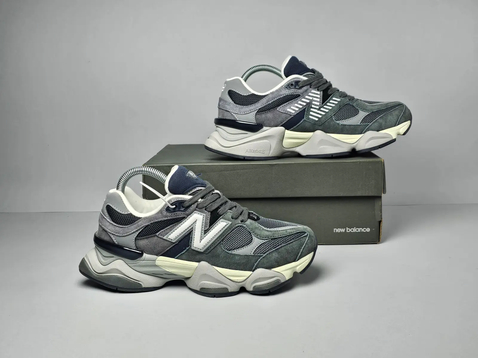 New Balance 9060
