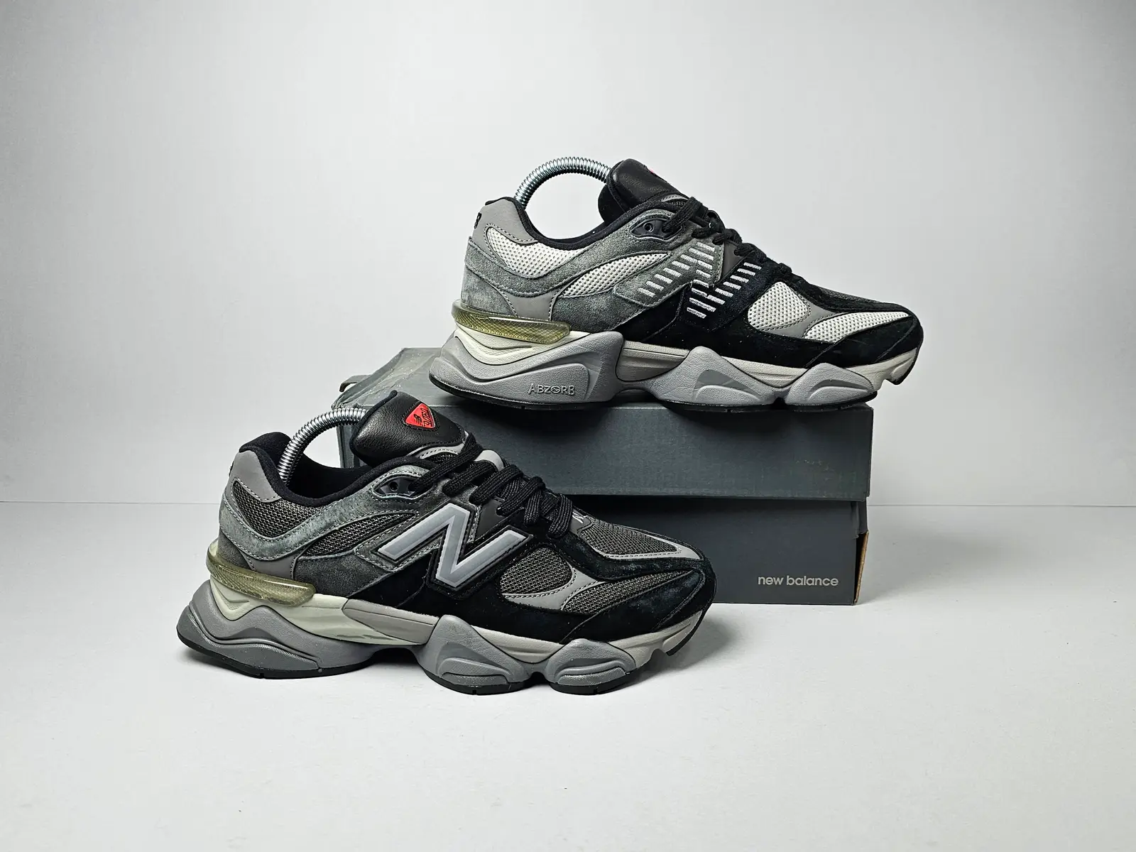 New Balance 9060