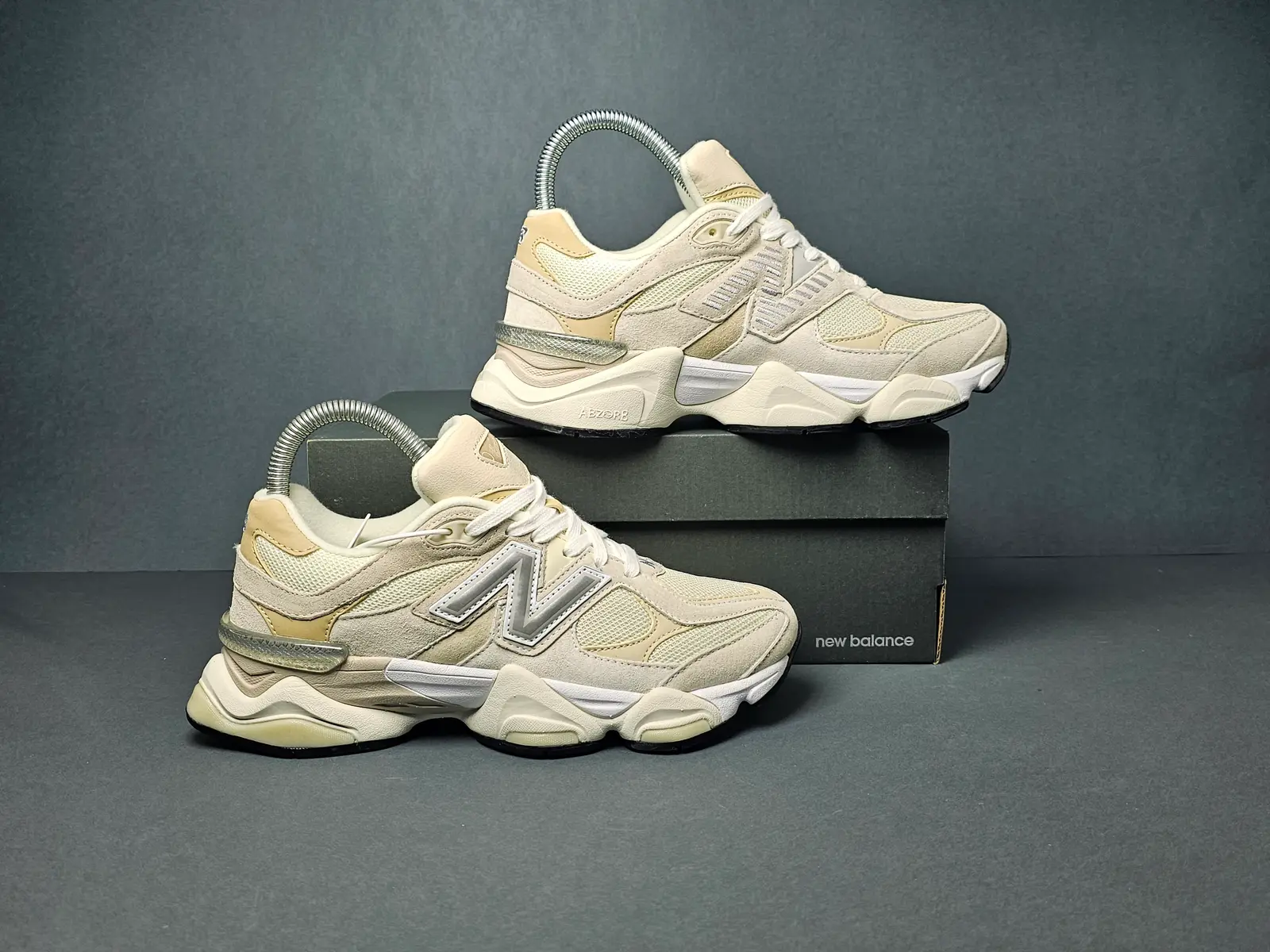 New Balance 9060