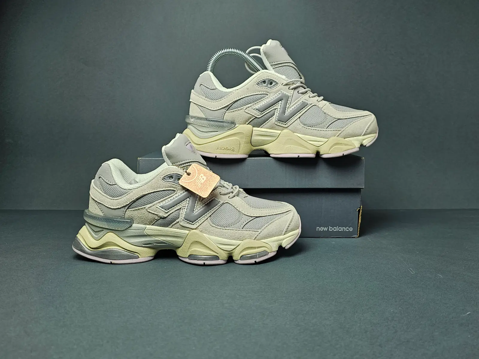 New Balance 9060