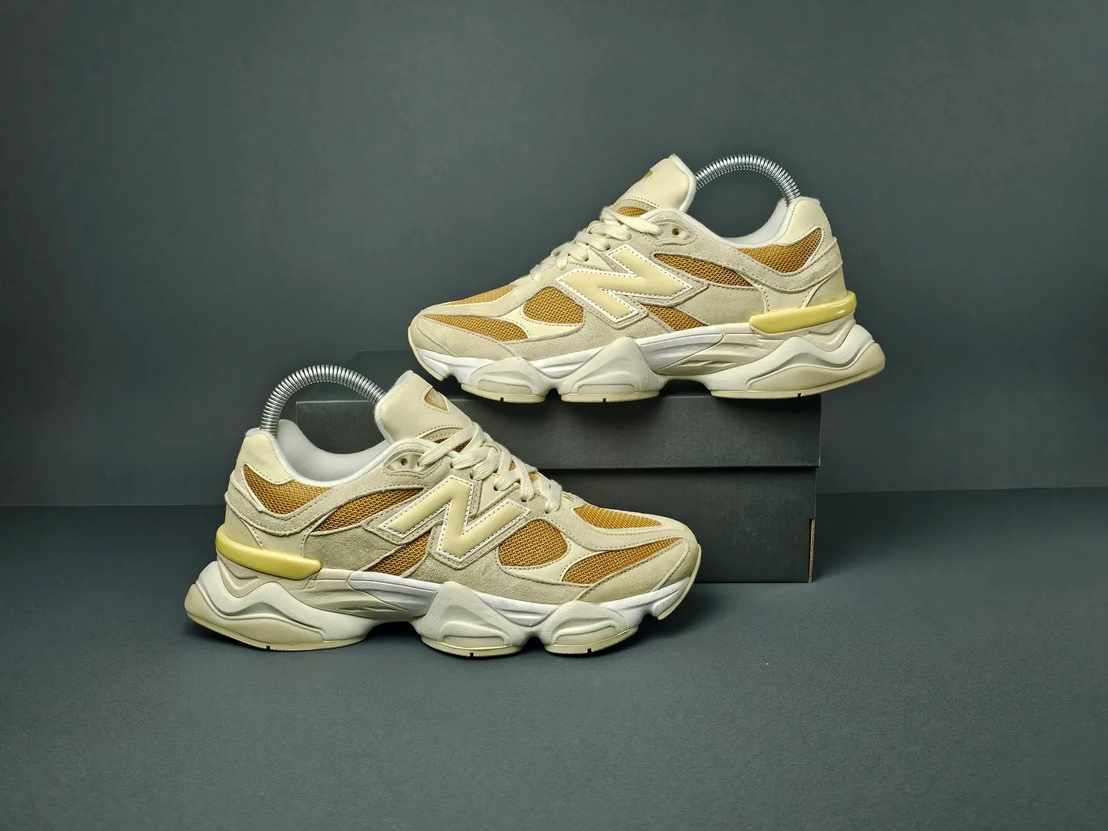 New Balance 9060